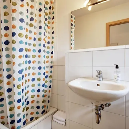 Fleiner Gaestehaus ベッド・アンド・ブレックファスト 3*