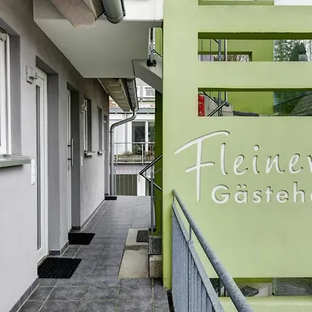 Fleiner Gaestehaus ベッド・アンド・ブレックファスト 3*