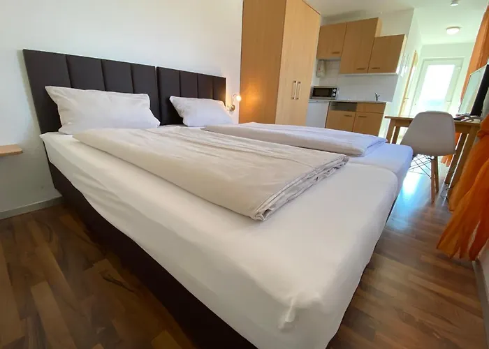 Fleiner Gaestehaus Panzió 3*